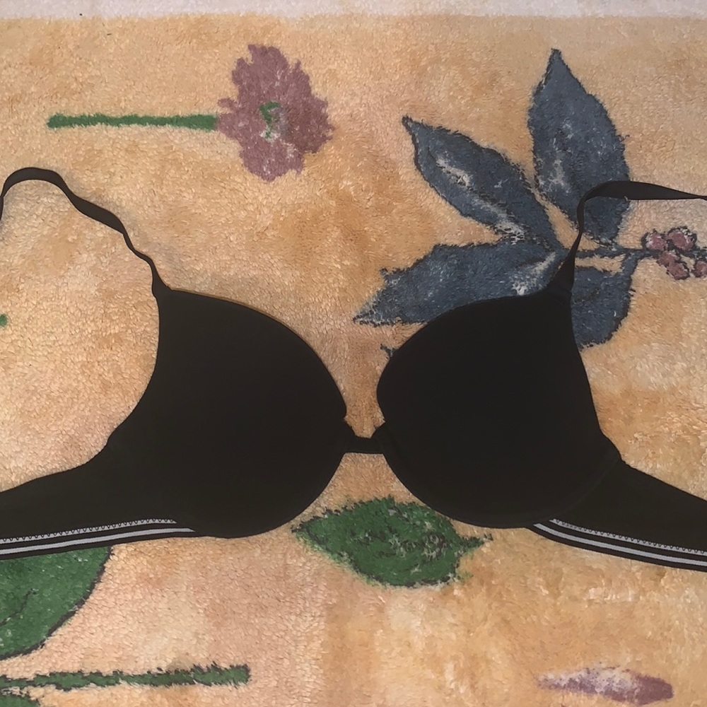 32A Xhilaration Black T-Shirt Bra